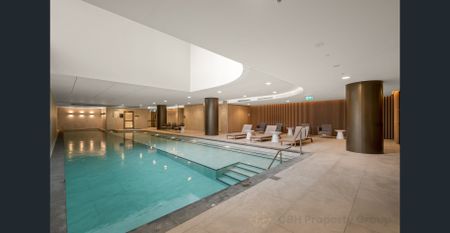 Luxurious 1 bed 1 bath apartment above the GLEN shopping mall - Photo 4