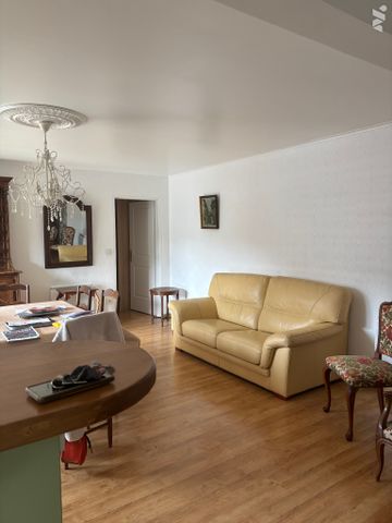 APPARTEMENT MEUBLE DANS IMMEUBLE RECENT - AU 2EME ETAGE AVEC ASCENSEUR - Photo 2