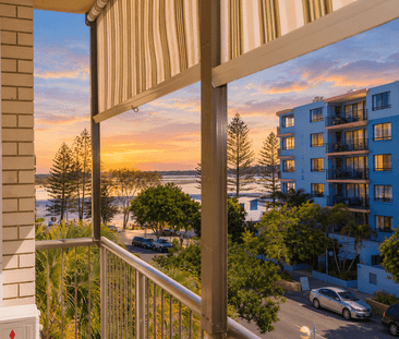 Coastal Comfort in the Heart of Caloundra - Photo 5