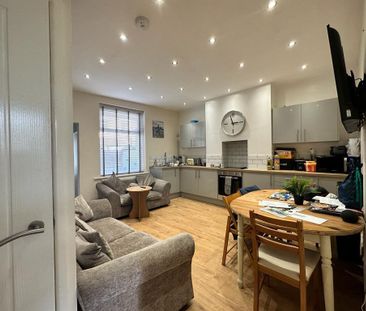 1 bed house share to rent in Hinton Street, Burnley, BB10 - Photo 1