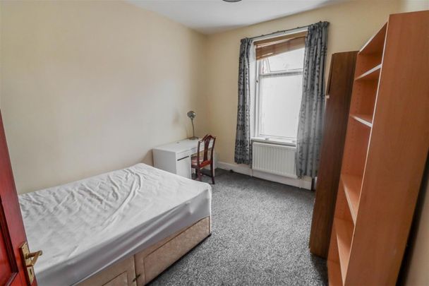 4 Bedroom House - Photo 1