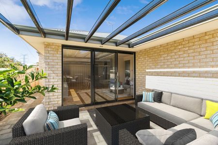 16/42 Baler Court, HAMMOND PARK WA 6164 - Photo 3