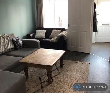 3 bedroom end of terrace house to rent - Photo 2