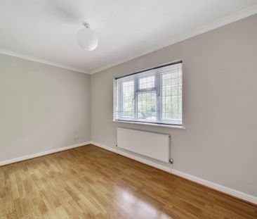 2 bedroom semi-detached house to rent - Photo 6