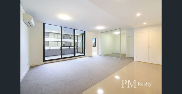 Modern Apartment Plus Study - Photo 1