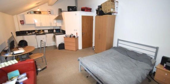 Studio to rent - Photo 2