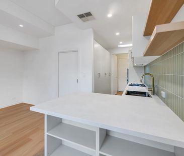 Stunning Townhouse in Superb Location - Photo 6