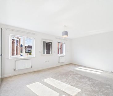 4 bedroom detached house to rent - Photo 4