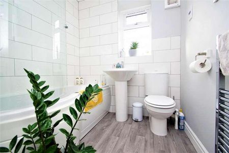 Longfield Drive, Halton, Leeds, LS15 - Photo 4