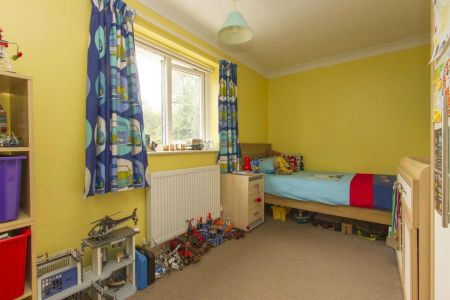 2 bedroom house to rent Hall Close, Hethersett, Norwich, NR9 - Photo 3