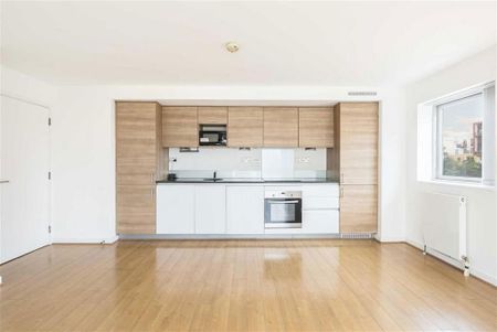3 bedroom flat to rent - Photo 4