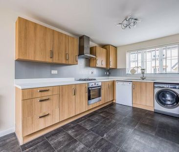 3 bedroom semi-detached house to rent - Photo 5