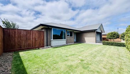 Family living at its finest! - Photo 2