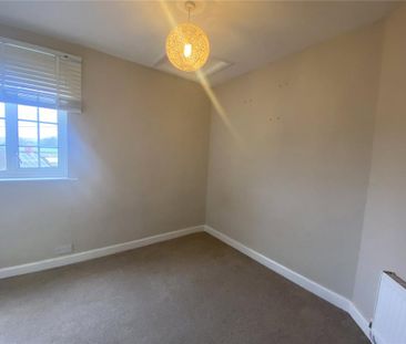 4 bedroom semi-detached house to rent - Photo 5