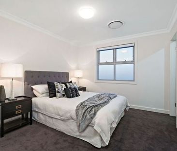 BEAUTIFULLY RENOVATED FOUR BEDROOM DUPLEX PLUS LUG - Photo 6