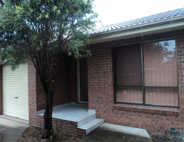 Recently Renovated Villa! - Photo 1