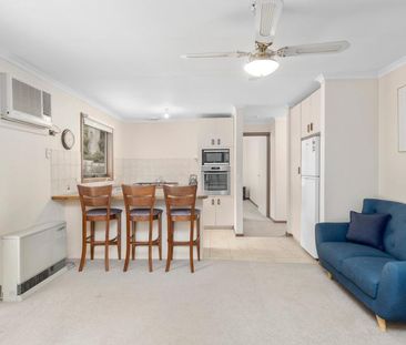 Warm, Welcoming, and Wonderfully Positioned - Photo 5