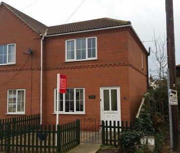 2 bedroom semi-detached house to rent - Photo 5