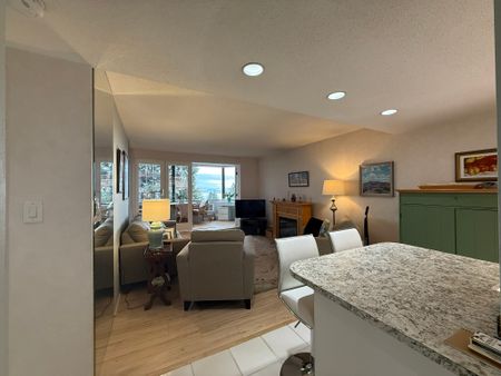 Stunning South-Facing-Ocean View Concrete Building - 1 Bedroom/DEN, 1 Bathroom (Option Furnished) - Photo 2