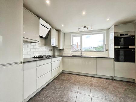 Trumpsgreen Road, Virginia Water, Surrey, GU25 4HX - Photo 5