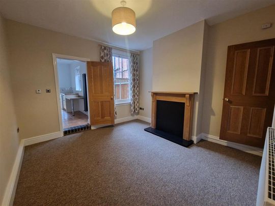 2 bedroom terraced house to rent - Photo 1