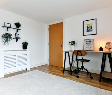 2 bedroom flat to rent - Photo 3