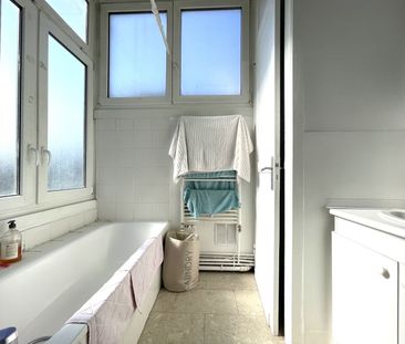 Très beau T3 dans le quartier VAUBAN à deux pas de l’Université Cat... - Photo 4