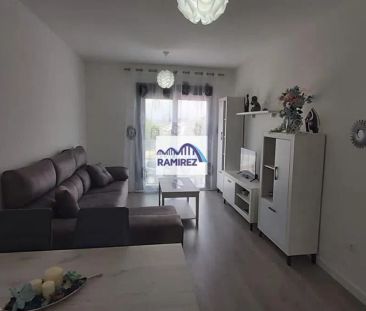 Alquiler de piso en Calle Berlín - Photo 2