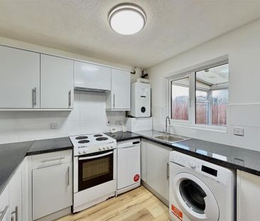 2 bedroom semi-detached house to rent - Photo 6