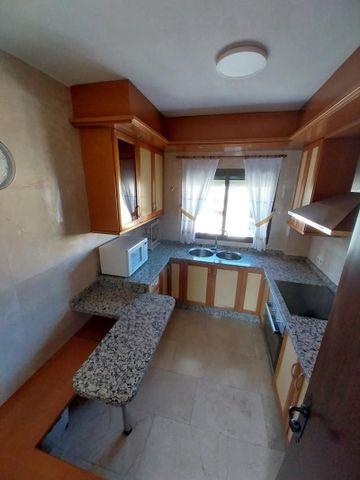 Piso de alquiler en Puerto de Estepona - Photo 2