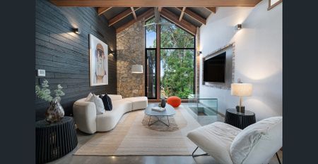 Secluded forest sanctuary of incomparable uniquity - Photo 3