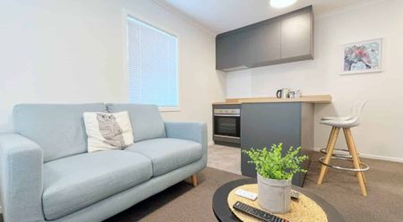 Convenient Crescent Court (90 Day Tenancy Only) - Photo 2