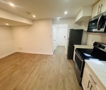 For Lease - 117 Baffin Crescent, Brampton, Ontario - Photo 5