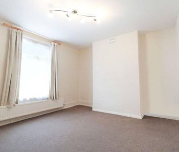 2 bedroom end of terrace house to rent - Photo 1