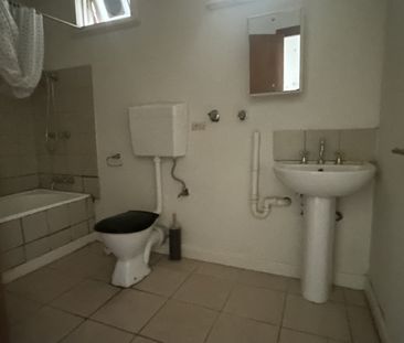 Available Now – Cozy One-Bedroom Unit in Prime Location - Photo 6