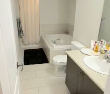 For Lease - 485 Queen Mary Drive, Brampton, Ontario - Photo 4