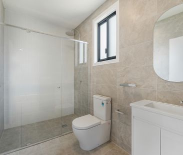 Stylish, Spacious & Super Convenient! - Photo 5