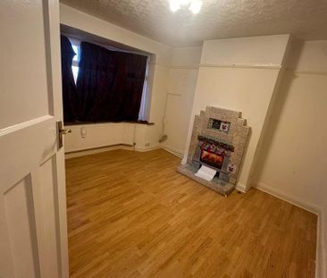 4 bedroom end of terrace house to rent - Photo 1