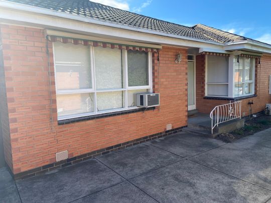 2/10 Park Avenue, Glen Huntly VIC 3163 - Apartment For Rent | Domain - Photo 1