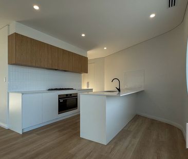 Rental Available - Well appointed 3 by 3 stunner with estuary access - Photo 5