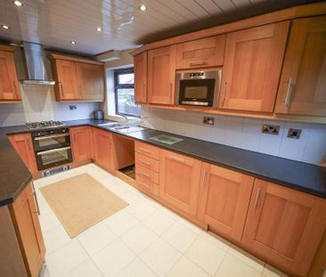 3 bedroom semi-detached house to rent - Photo 5