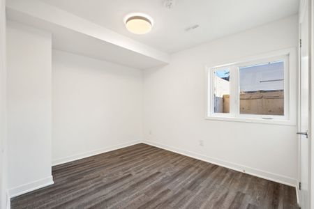 For Lease - 40 Ed Clark Gardens Unit# Th1, Toronto, Ontario - Photo 4