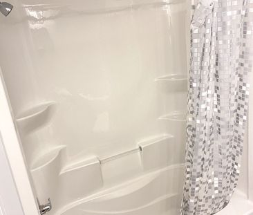 For Lease - 23 Aqua Lane, Hamilton, Ontario - Photo 6