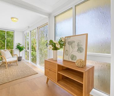 Beautifully Updated Family Home with Pool & Mountain Views - Photo 2