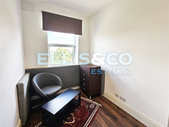 Dominion Parade, HA1, Harrow - Photo 1