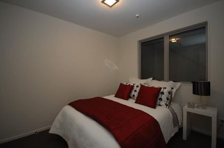Chic 2BR Onehunga Oasis w/ Pool! - Photo 3