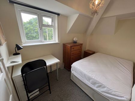 Kingsham Avenue, Chichester - Photo 3