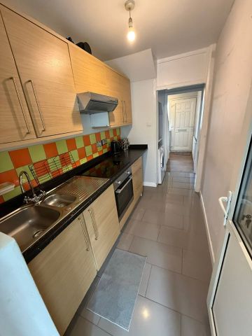 Room in a Shared House, Ravenscroft Road, E16 - Photo 5