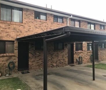 Sensational North Tamworth Unit - Photo 6