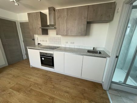 Studio to rent - Photo 2